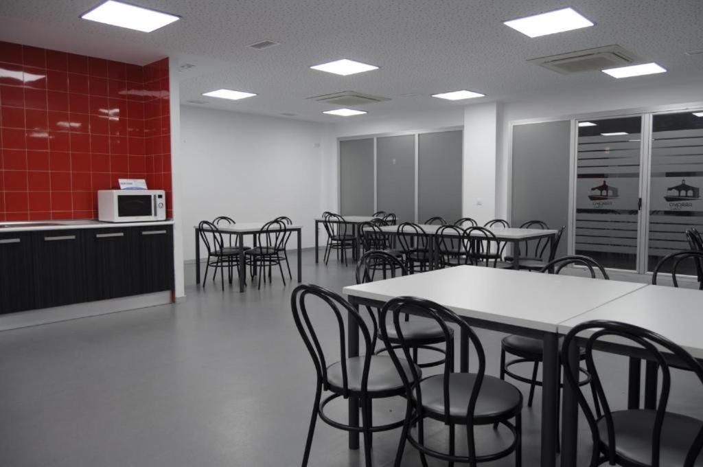 Hostel Divino Morales Arroyo de la Luz エクステリア 写真