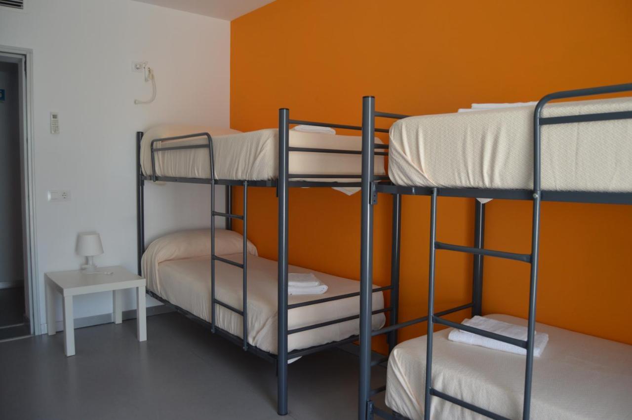 Hostel Divino Morales Arroyo de la Luz エクステリア 写真