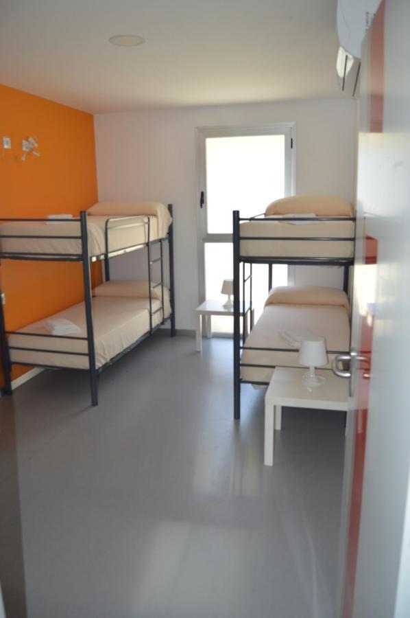 Hostel Divino Morales Arroyo de la Luz エクステリア 写真